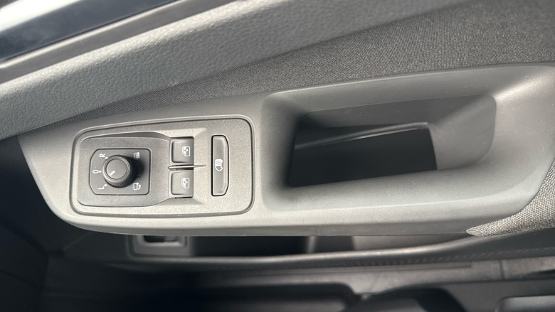 Ford Transit Connect 250 L2 Petrol 1.5 EcoBoost PHEV 150 Limited Van Auto